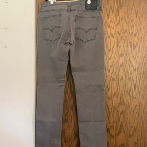 Levi gray jeans. Size W33L32
